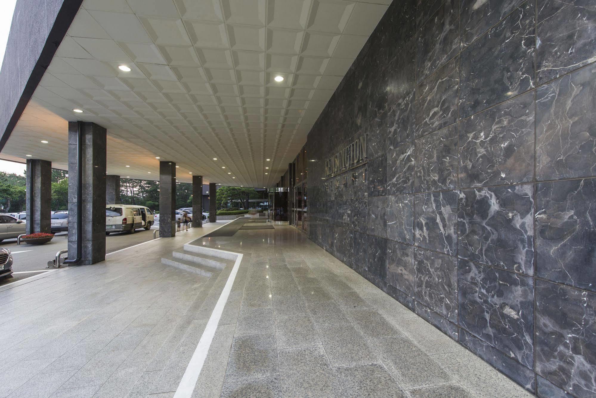Kensington Resort Seorak Beach Сокчхо Екстер'єр фото