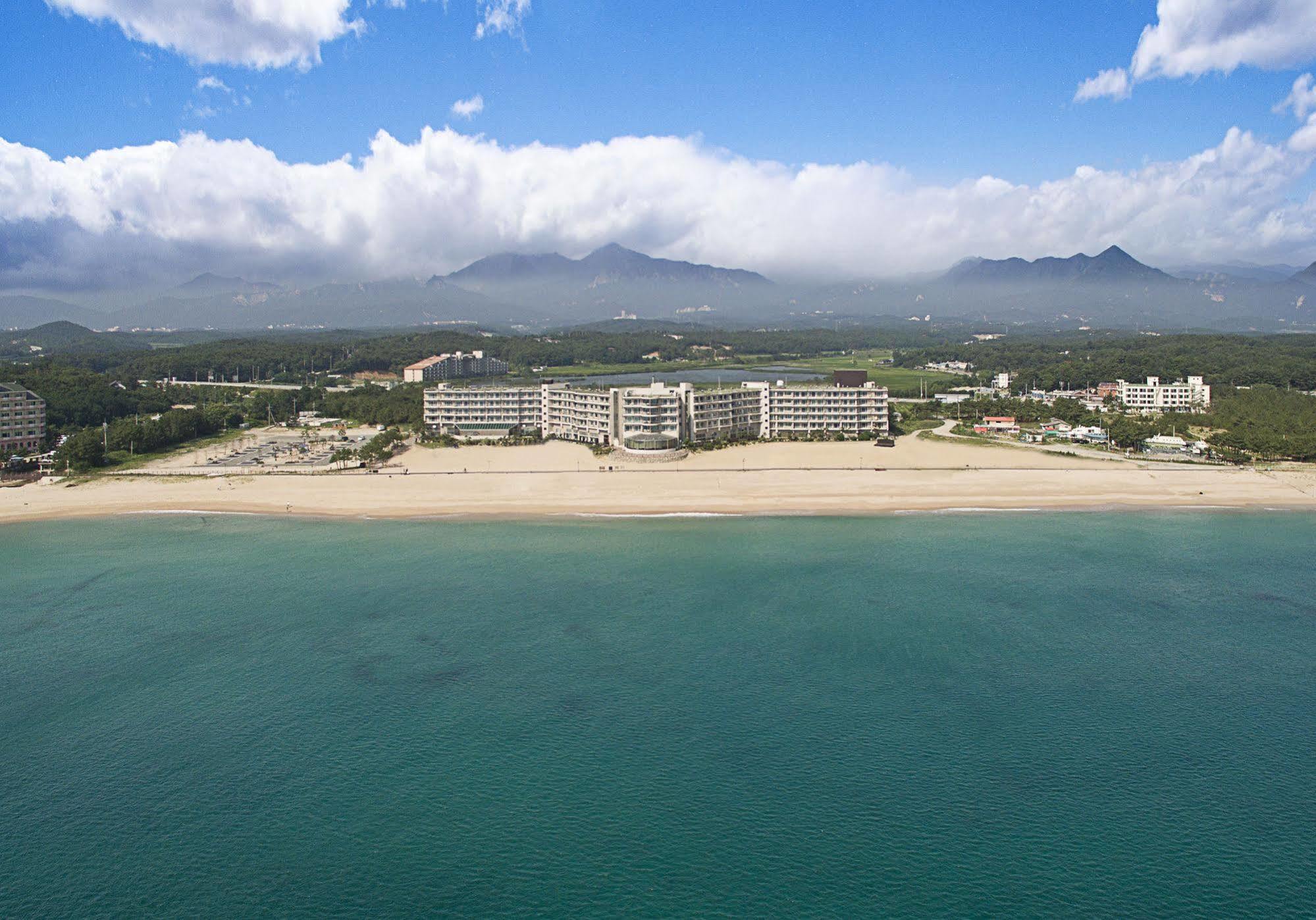Kensington Resort Seorak Beach Сокчхо Екстер'єр фото